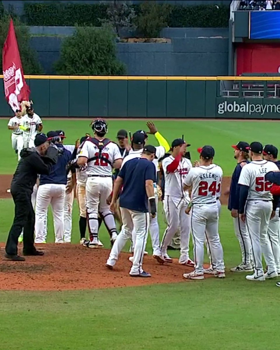 The final out that sent the Atlanta Braves to the postseason 🙌