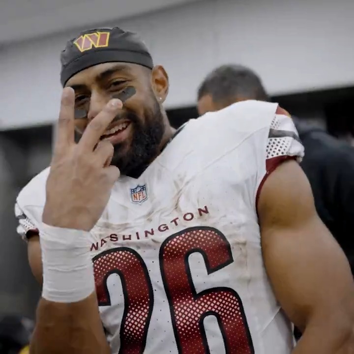 .Jeremy McNichols stepped 🆙