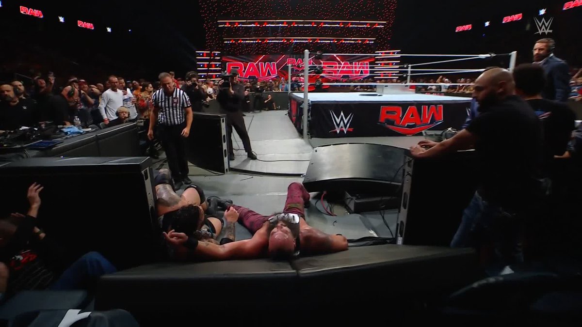 .BRONSON REED and Braun Strowman just took out the first row!!! 😳 #WWERaw