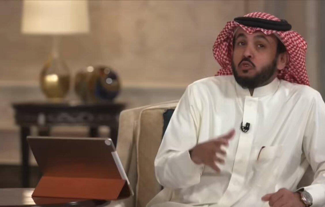ماذا بعد وصول السعودية لأدنى معدل بطالة تاريخي 🔍؟ - تحدث ولي العهد في 2021 عن المستهدف القادم: وهو رفع جودة وظائف السعوديين 💵 50% من الوظائف جيدة والنصف الاخر سيء 💼 والمستهدف هو رفع الوظائف الجيدة إلى 80% وظيفة سيئة = وظيفة تسد الاحتياجات الأساسية فقط - السعودية أعلنت امس وصول معدل البطالة 7.1% 🇸🇦 قريب من مستهدف عام 2030 والذي يبلغ 7%
