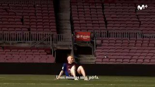 A solas con su Camp Nou. Ahora que se acerca el adiós de Iniesta, volvemos a decirlo: "Hasta siempre, Andrés".