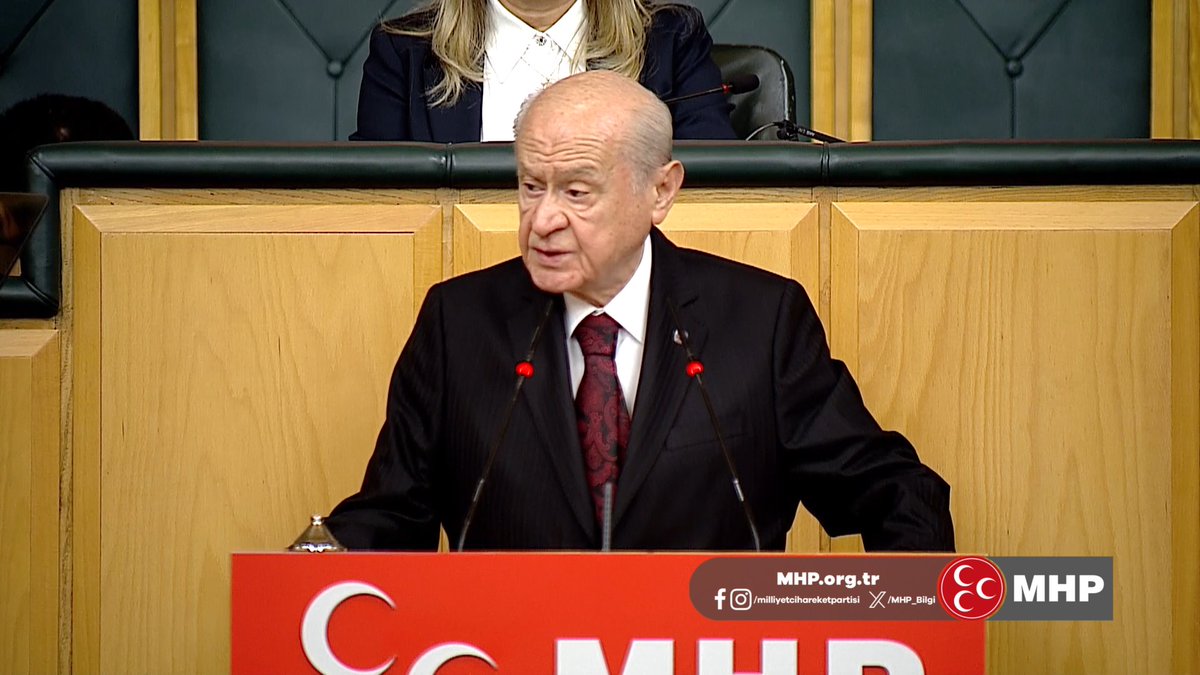 Başka Türkiye yoktur. Gideceğimiz, geleceğimizi kuracağımız, sığıntı gibi toprağında gezeceğimiz bir yurt köşesi yoktur.