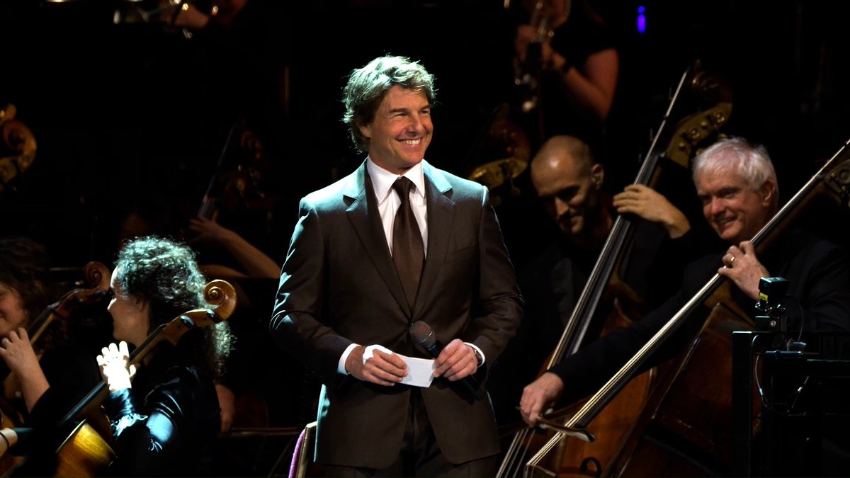 Who better to introduce Top Gun: Maverick live in concert than Maverick himself. Thank you to the Royal Philharmonic Orchestra, @lornebalfe and @tomcruise for making this a night to remember.