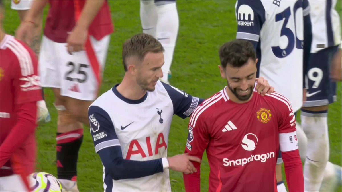 BREAKING: Manchester United's Bruno Fernandes will be available for the next three Premier League games following a successful appeal against his red card received during their 3-0 loss to Tottenham 🚨