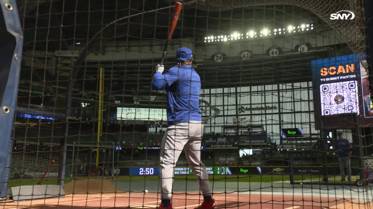 Francisco Lindor takes BP in Milwaukee