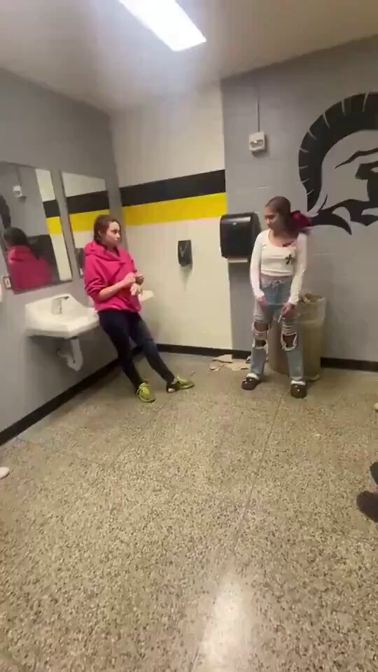 Looks like red hoodie won awkwardly 😭 #fights #fighting #schoolfights #streetfights #hoodfights #knockouts #girlfights