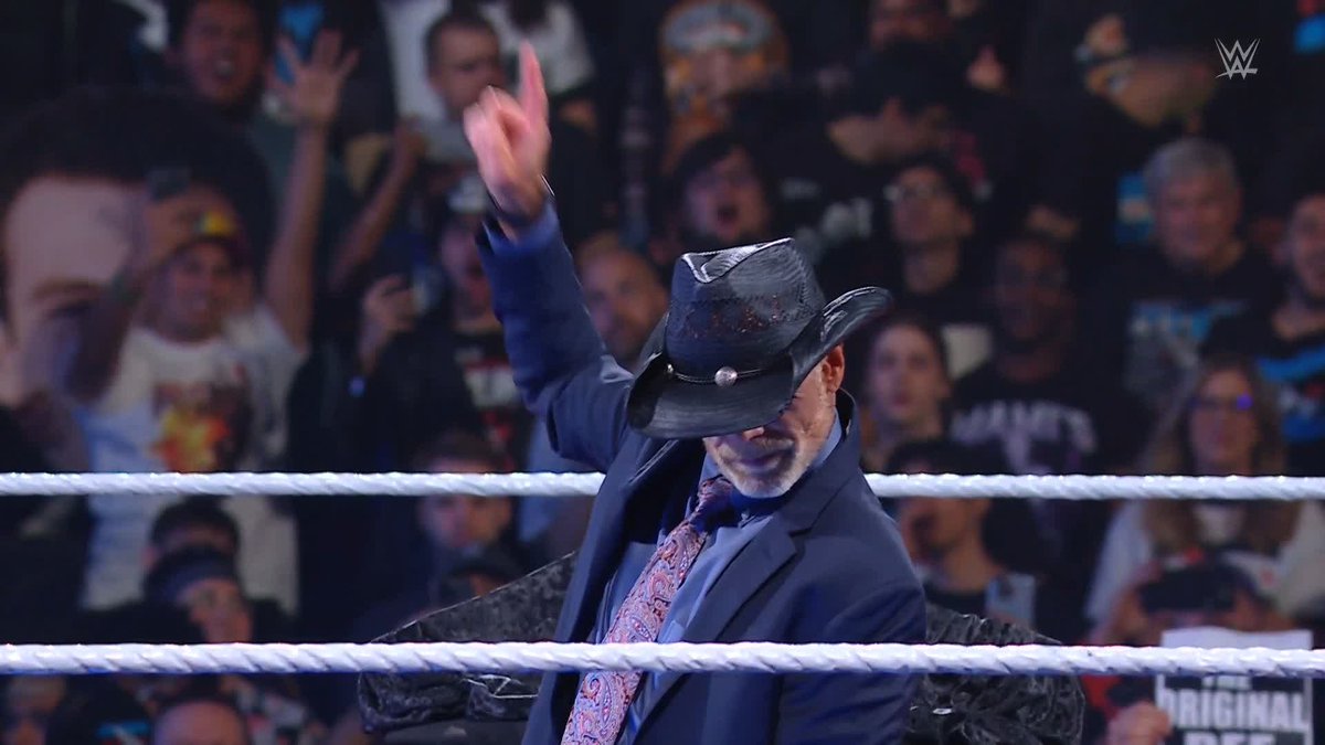 .Shawn Michaels is kicking things off tonight! 💔 #WWENXT
