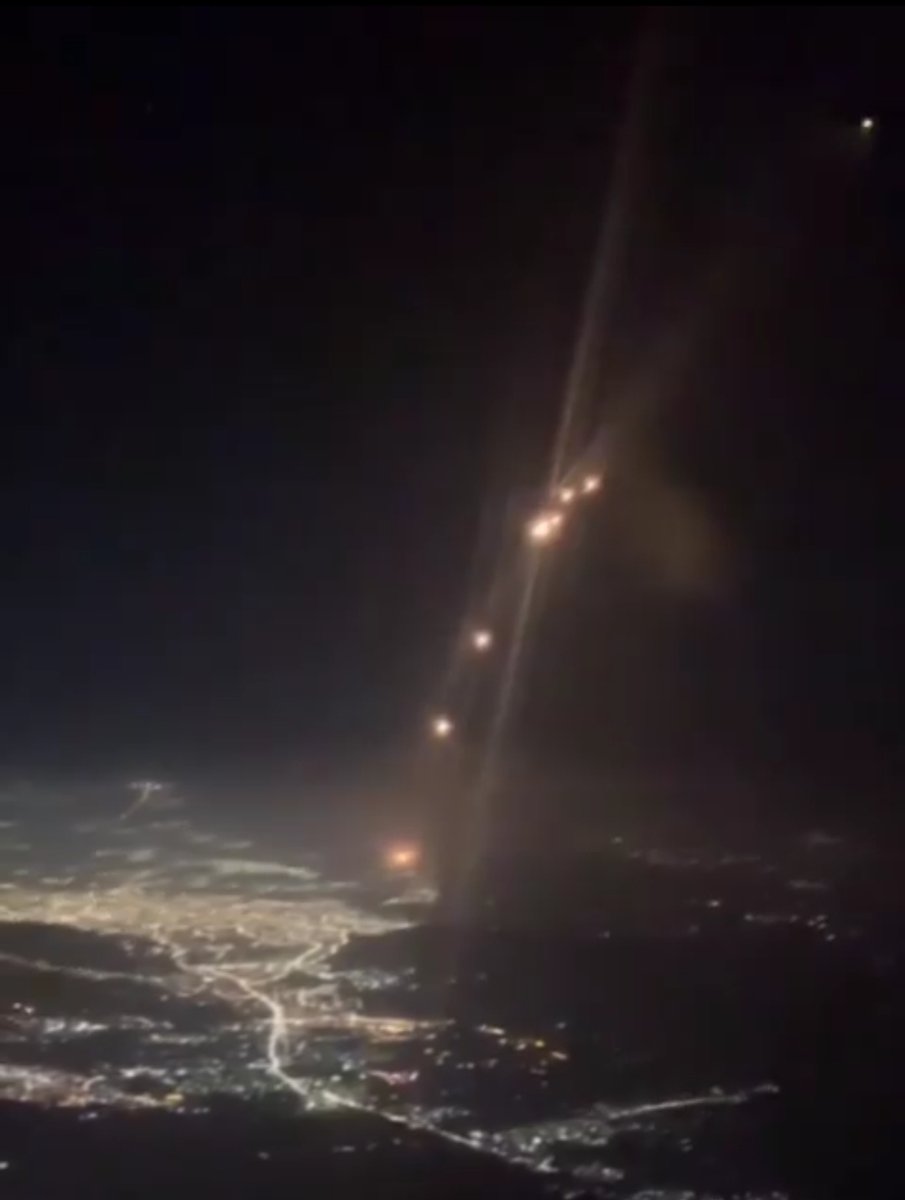 #BREAKING This shocking video was taken by a passenger on a plane flying over Shiraz/Iran. The mullahs’ regime didn’t clear #Iran’s airspace, using passenger planes as human shields. #Israel