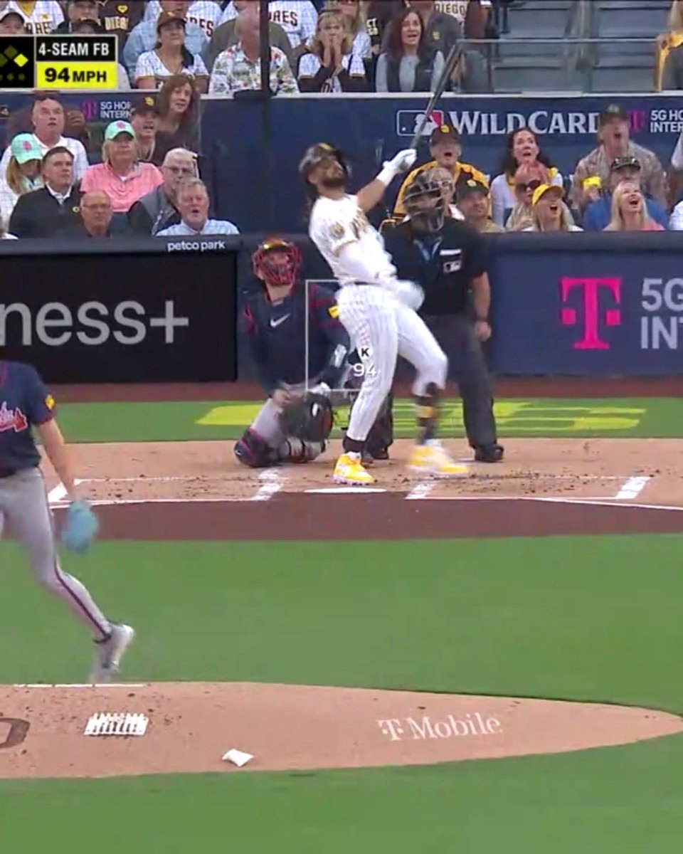 FERNANDO TATIS JR. WITH A DEEP DRIVE TO LEFT FIELD IN THE FIRST INNING 🔥 HE KNEW IT IMMEDIATELY 💪
