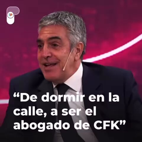 Mi vieja decía “lo único que no pueden robarte es el título” Sola, pedía comida en restaurantes, no había plata ni un papá. Fui gratis a UBA DERECHO Me recibí de abogado. Ella partió… Me quedó el título. Luchar por la Educación Pública es un deber. Los pobres llegan, ESTUDIÁ!