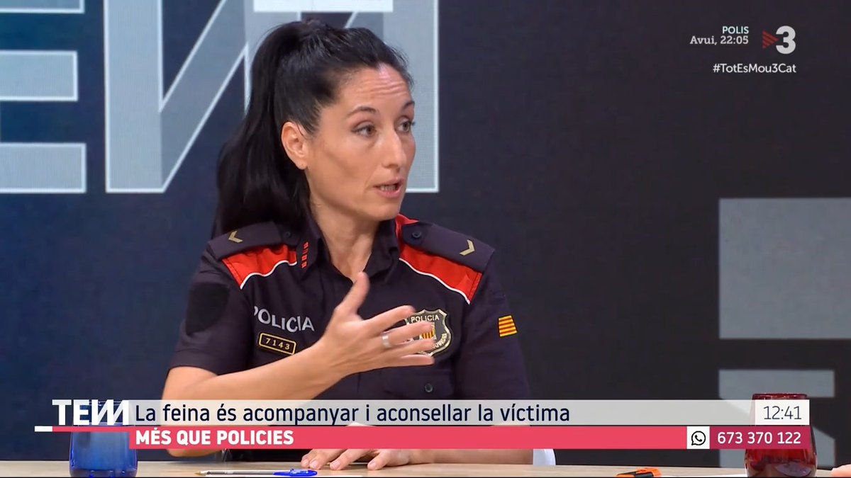 🔴 “Als instituts surten molts casos de violència masclista. Et diuen ‘Si és normal’. No, no és normal. Que la parella et vulgui controlar el mòbil, no et deixi sortir amb les amigues... Aquestes conductes les tenen normalitzades.” Rosi Ocaña, caporal dels Mossos #TotEsMou3Cat