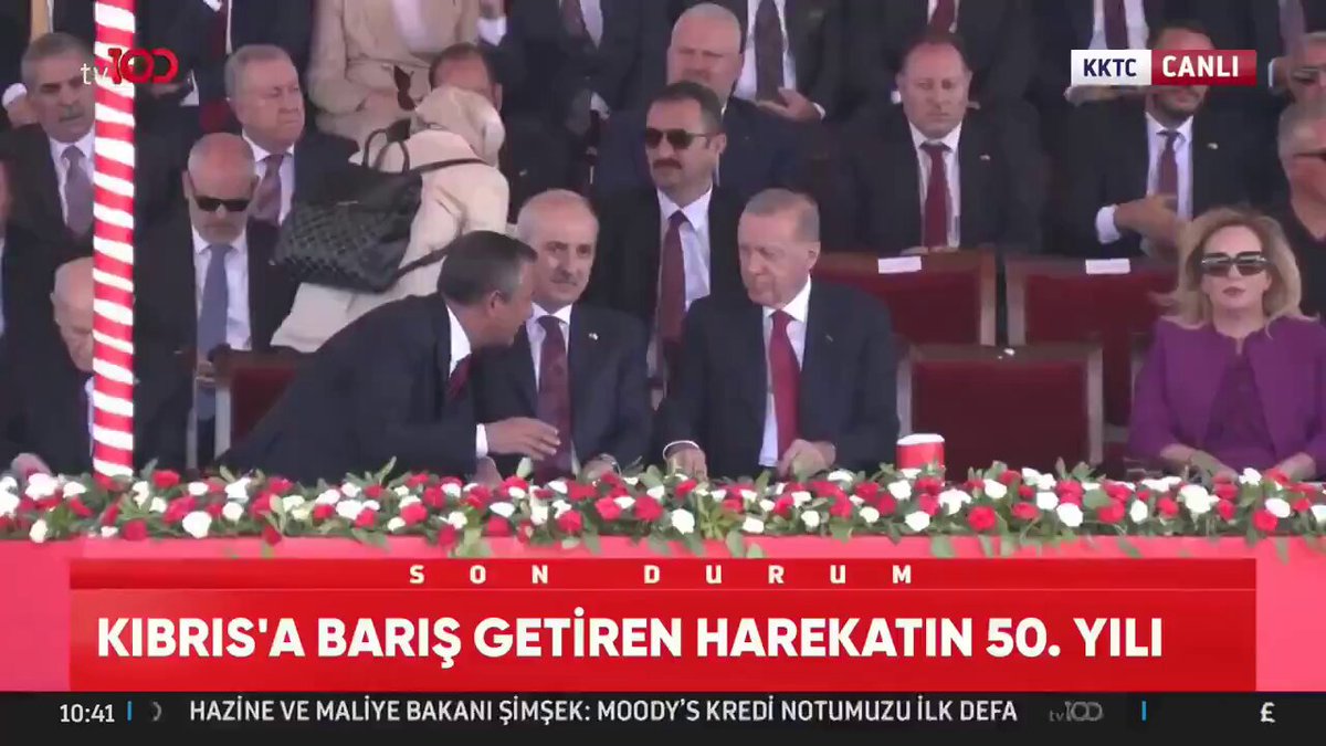 Özgür Özel, Numan Kurtulmuş, Tayyip Erdoğan... Yüzler gülüyor! Türk milletine en büyük iyiliklerini yapacklar çok yakında. Ondan çok mutlular. Öyle bir iyilik ki hayatınız boyunca unutamayacaksınız. Siz de gülün. Son kez. Yeni Anayasa ile büyük sürprize hazır olun