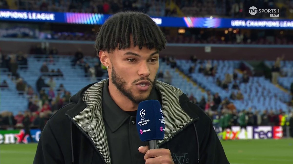 "Did he just say get your kit off?!" 😳 The Villa fans are clearly pleased to see Tyrone Mings 😂 📺 TNT Sports & discovery+ UK
