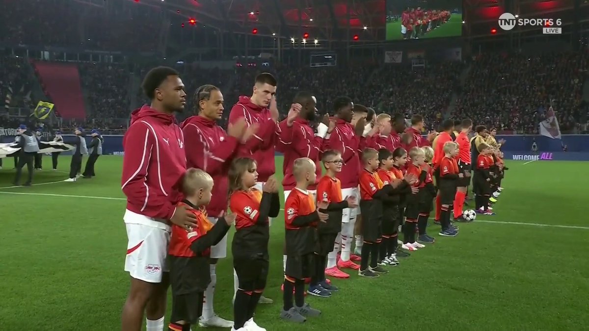 Leipzig set the scene with an incredible Tifo ✨ What an atmosphere! 📺 TNT Sports &amp; discovery+ UK