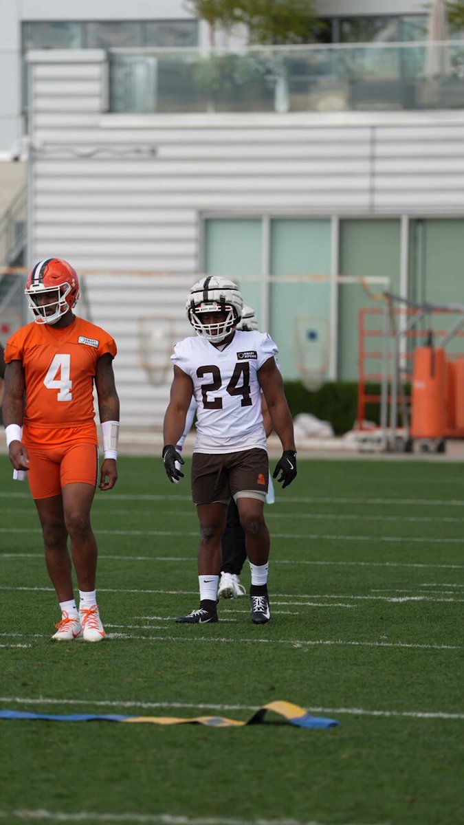 2️⃣4️⃣🦇 Nick Chubb | #DawgPound