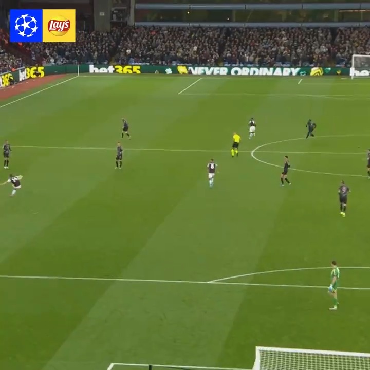 Pau Torres' vision and pass 🤌 Zappacosta's perfect cross 👌 Two brilliant assists 👇 Lay's Football || #UCLassists
