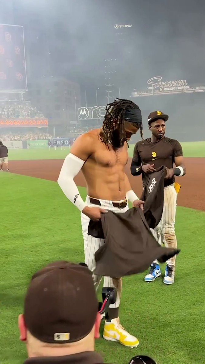 "BEAT LA" 👀 Padres fans and Fernando Tatis Jr. are READY 🔥