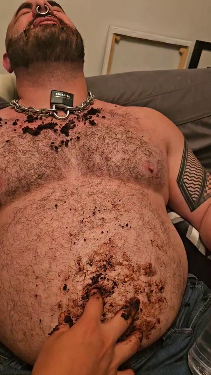 Look at the state of you! 😈 who wants stuffed like this next? 😜 #grommr #feeder #feeding #belly #fat #weightgain #encourager #fatpig #fatgrowth