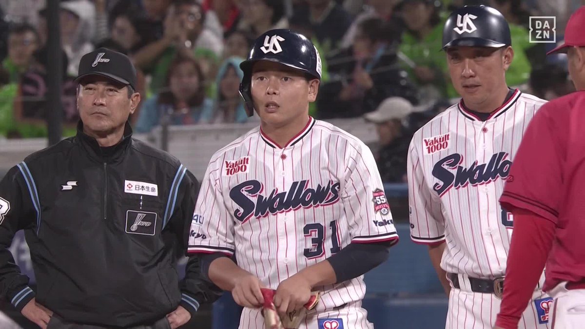 ／ 最後の神宮、ファンの前でヒット ＼ 現役引退の #山崎晃大朗 本拠地最終戦で安打を放つ👏 ⚾プロ野球(2024/10/3) 🆚ヤクルト×広島 📱Live on DAZN #DAZNプロ野球 #swallows