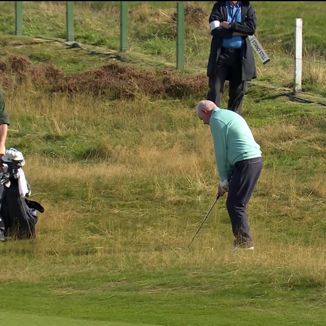 Rory McIlroy's Dad holes out for par from the rough! 🤩⛳
