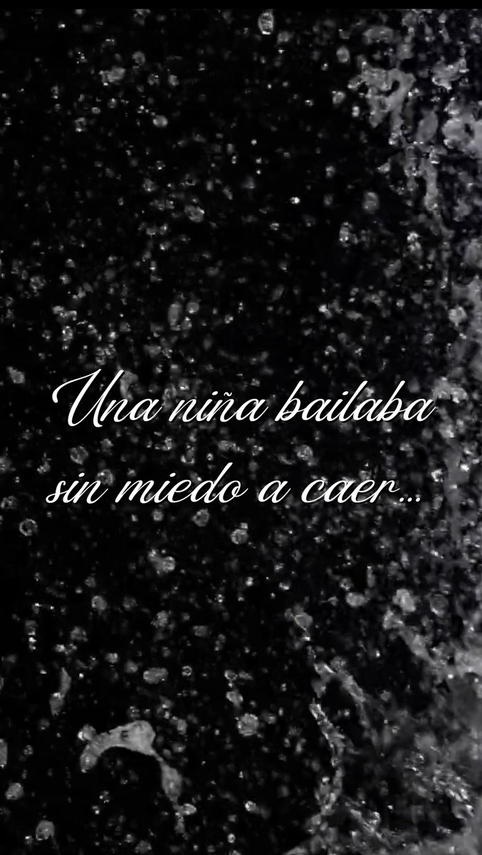 Una niña bailaba sin miedo a caer… 🌊 11/10/2024 #MonicaNaranjo