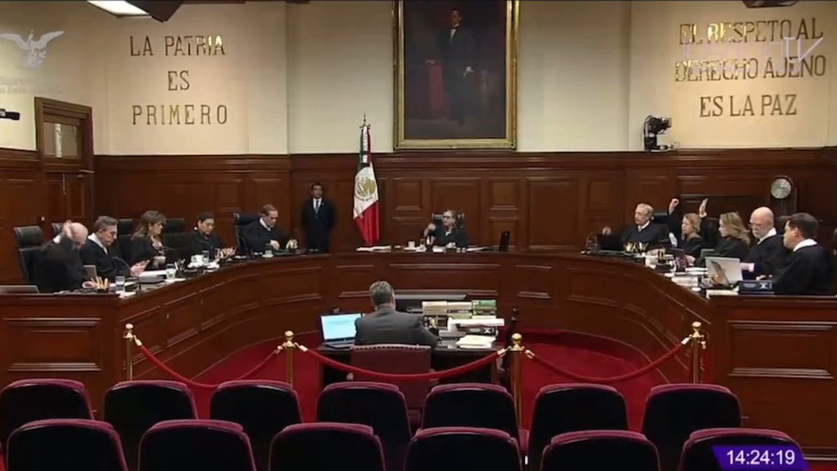 #NoticiasPJF | En sesión pública del #Pleno, la Suprema Corte determinó con 8 votos a favor y 3 en contra, sobre la consulta a trámite 4/2024 presentadas por personas juzgadoras del #PJF se acepta la consulta a trámite para ser revisada en este Tribunal Pleno, por lo que se devuelve el recurso a la Ministra Presidenta para que se returne.