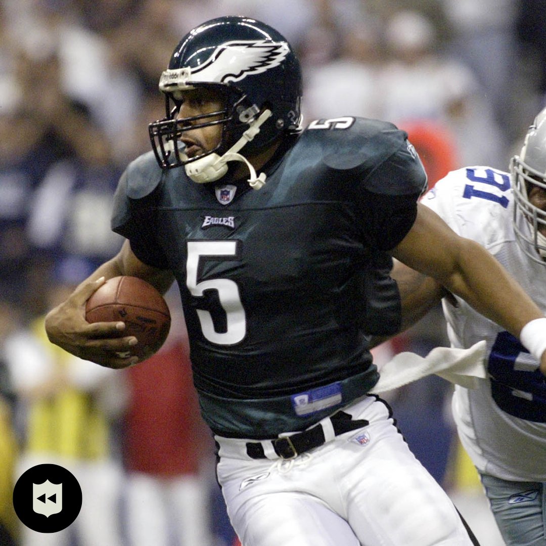THROWBACK: Donovan McNabb was special for the #Eagles. AN ABSOLUTE MAGICIAN WITH THE FOOTBALL. One of the most underrated quarterbacks of all time.