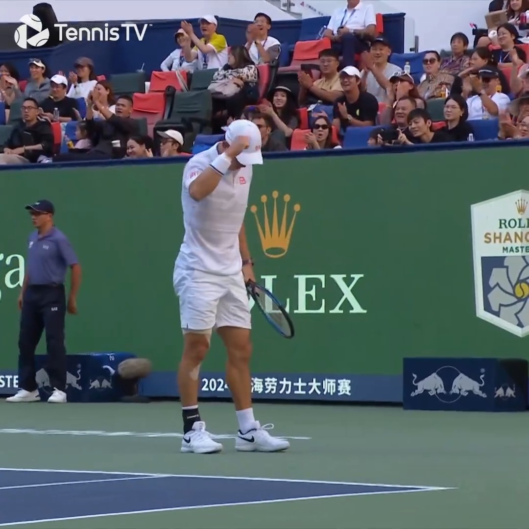 These two are putting on a SHOW 🍿 Kei Nishikori @steftsitsipas #RolexShanghaiMasters