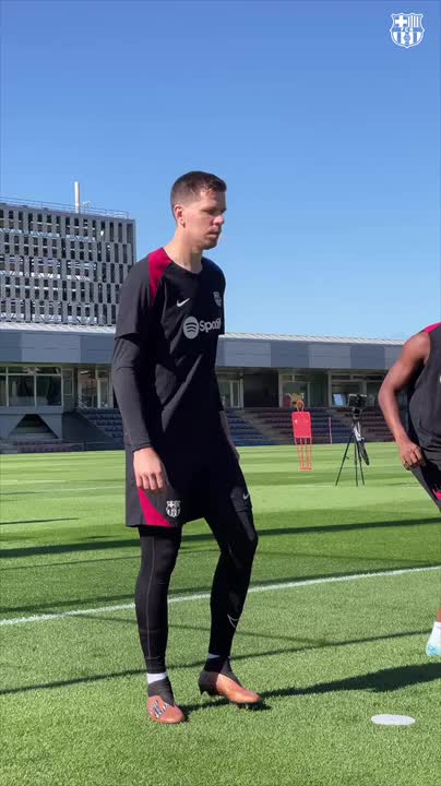 First day at the office 🧤