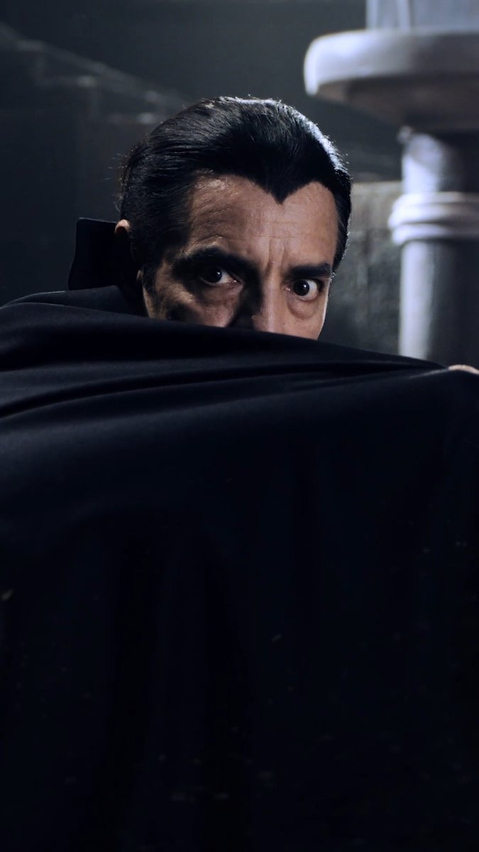 Ese es ‘SU’ castillo y yo no estaré saliendo del mío, porque estaré viendo los primeros episodios de #YLlegaronDeNoche. ¡Ya están disponibles! 📺🧛‍♂️ #YLDNEnViX.