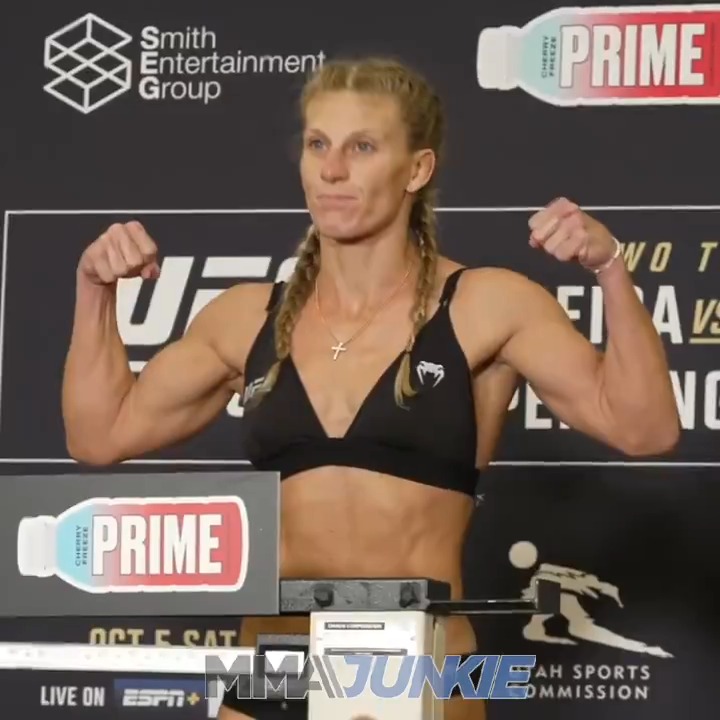 Kayla Harrison opts against championship weight and hits 136 pounds for #UFC307. Raquel Pennington and Julianna Peña made weight moments later.
