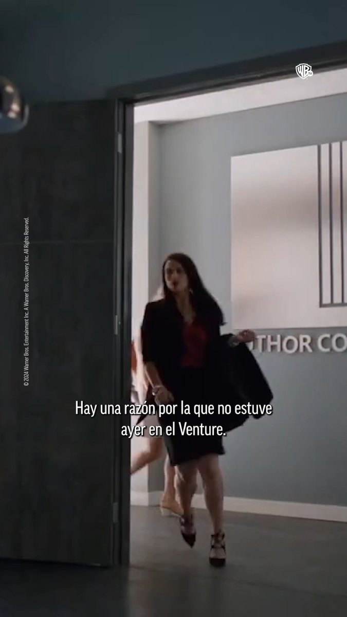 Hoy es el cumpleaños de nuestra eterna Kara Zor-El y la recordamos con la primera escena del #Supercorp. Feliz cumpleaños, #MelissaBenoist 🦸🏼‍♀️✨ #Supergirl #Arrowverse