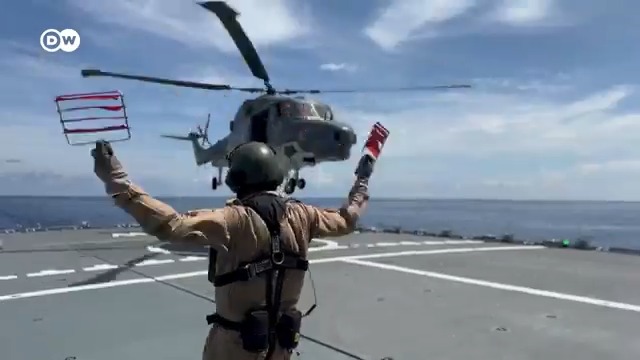 【德国军舰完成穿越南中国海】 在北京不断提出主权声索的背景下,#德国 “巴登-符腾堡”号 #护卫舰 刚刚完成 #穿越南海 的航程。此次航行标志着德国在 #印太地区 的军事存在增强。德国之声记者乔治·马特斯随该舰进行了一段穿越。