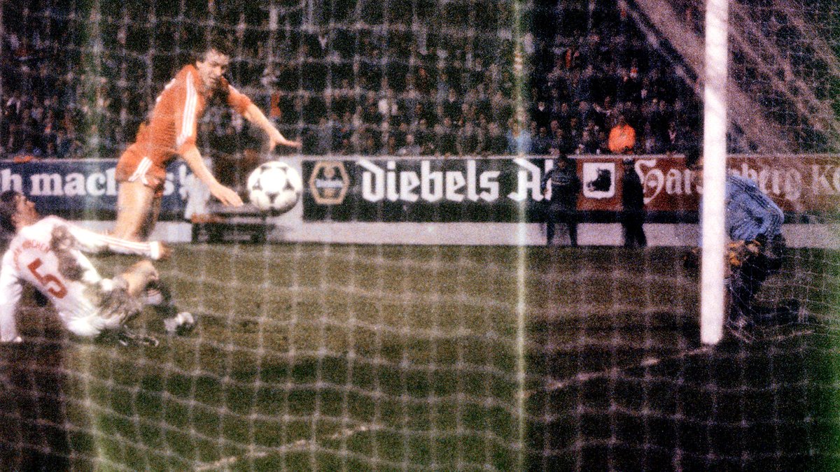 Tomorrow we honour the local loon who lived the dream. The Fans Project have organised a Tifo tribute for Neil Simpson ahead of Sunday's match. Please ensure you're at your seat by 2.45pm to welcome Simmy onto the pitch. Neil Simpson-Gothenburg Great
