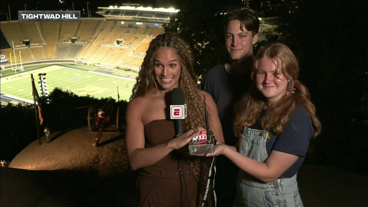 .jess sims was NOT ready for the cannon 😭