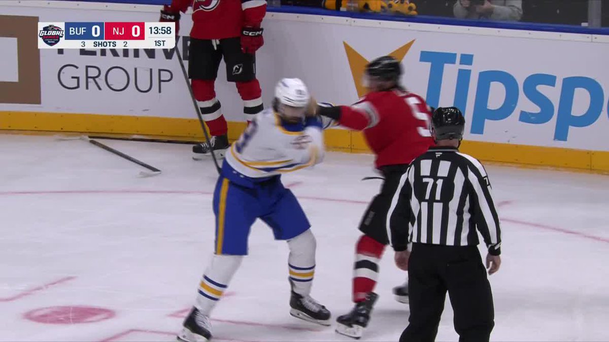 Hockey is so BACK! 🍿
