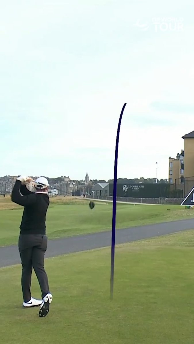 Rory’s line on 17 at the Old Course 😮💨 #dunhilllinks