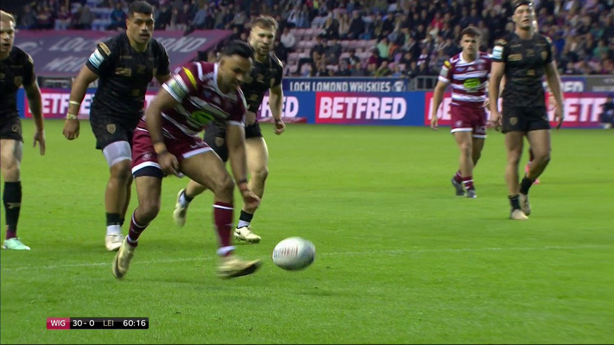 "Brilliant, Brilliant, Brilliant!" A try for the ages from Bevan French as he produces some magic out of nothing!! #SkySportsRL