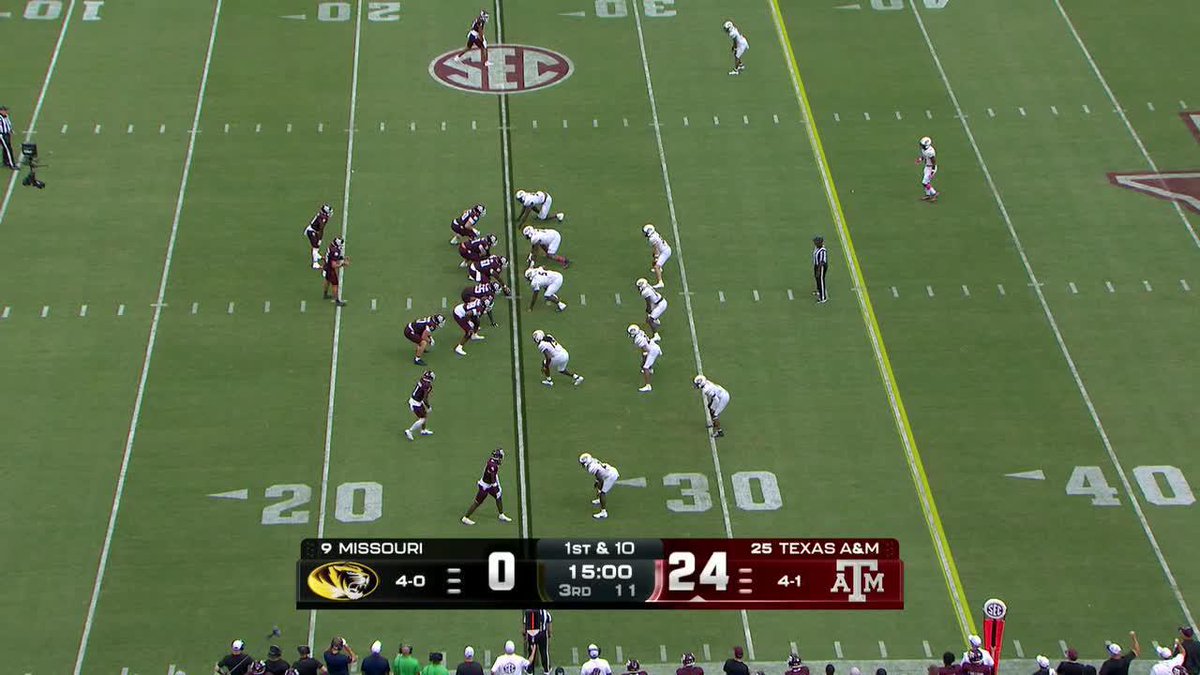 LE'VEON MOSS OFF TO THE RACES 🔥 A 75-YARD TD TO START THE HALF 👏