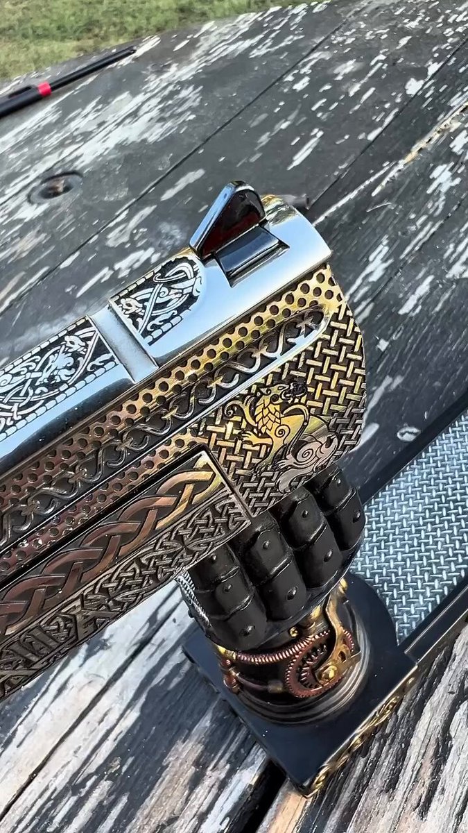 I know I know engraving has no tactical advantage but this looks 🔥