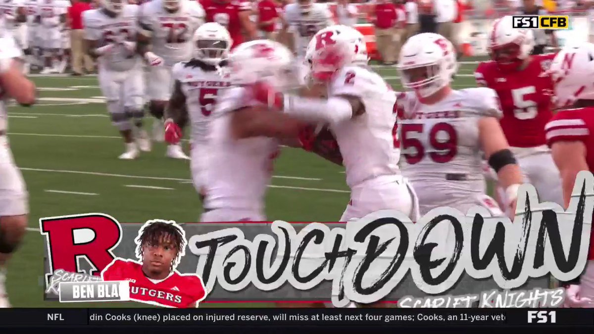 Ben Black takes one back 🙌 Rutgers Football 🪓 has made it a 1-score game with 4 minutes left to play!