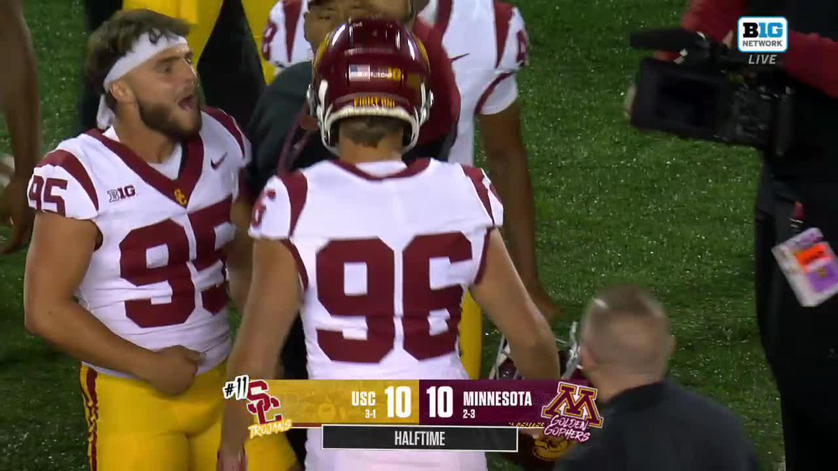 Michael Lantz ties it on a 54-yard FG 🤯 That's a new career-high for the USC Football ✌️ kicker. #B1GFootball on Big Ten Network 📺