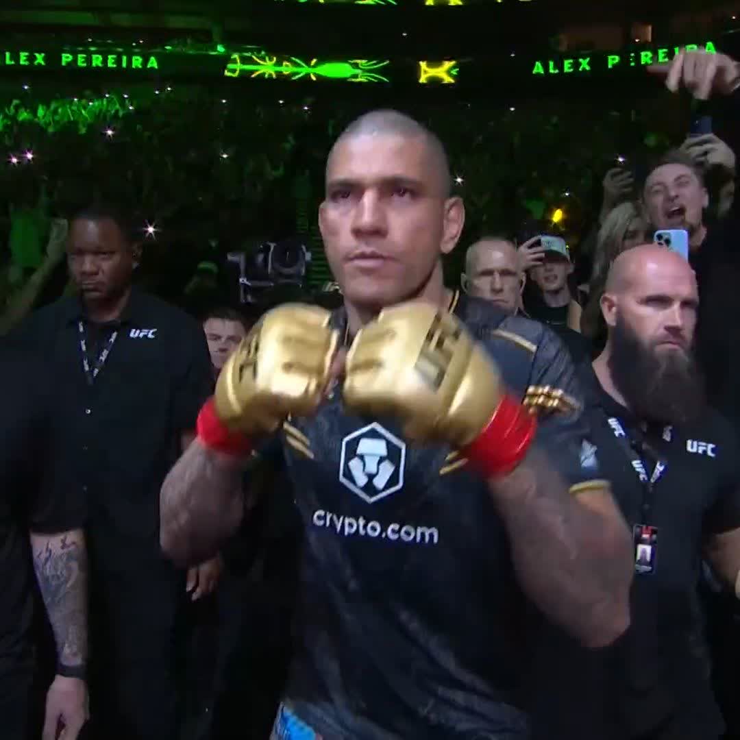 Alex Pereira’s walkout is so cold 😤