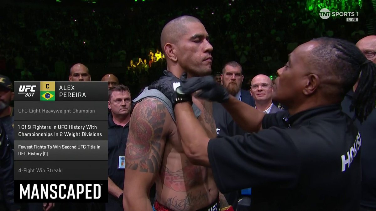 CHANTS OF "CHAMA" RINGING OUT IN THE ARENA! 🗣 #UFC307 | LIVE on TNT Sports &amp; discovery+