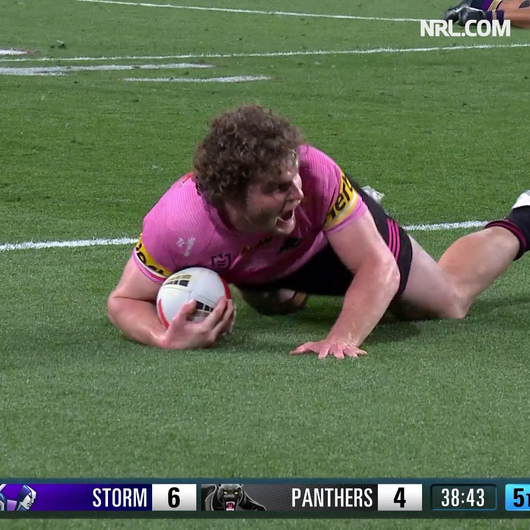 Cleary cracks the Storm defence with Martin 😤 #NRLGF