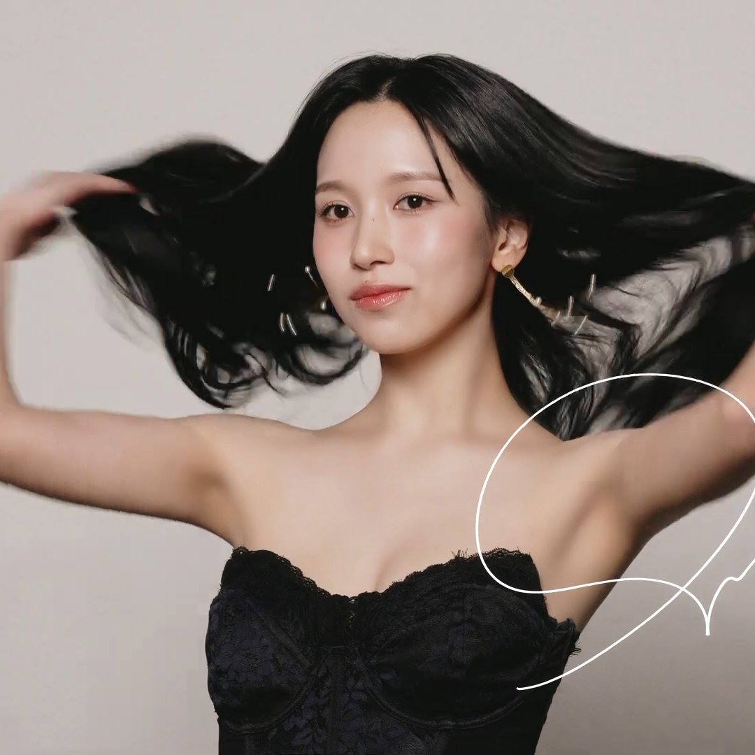 MINA IS THE MOST GORGEOUS WOMAN EVER