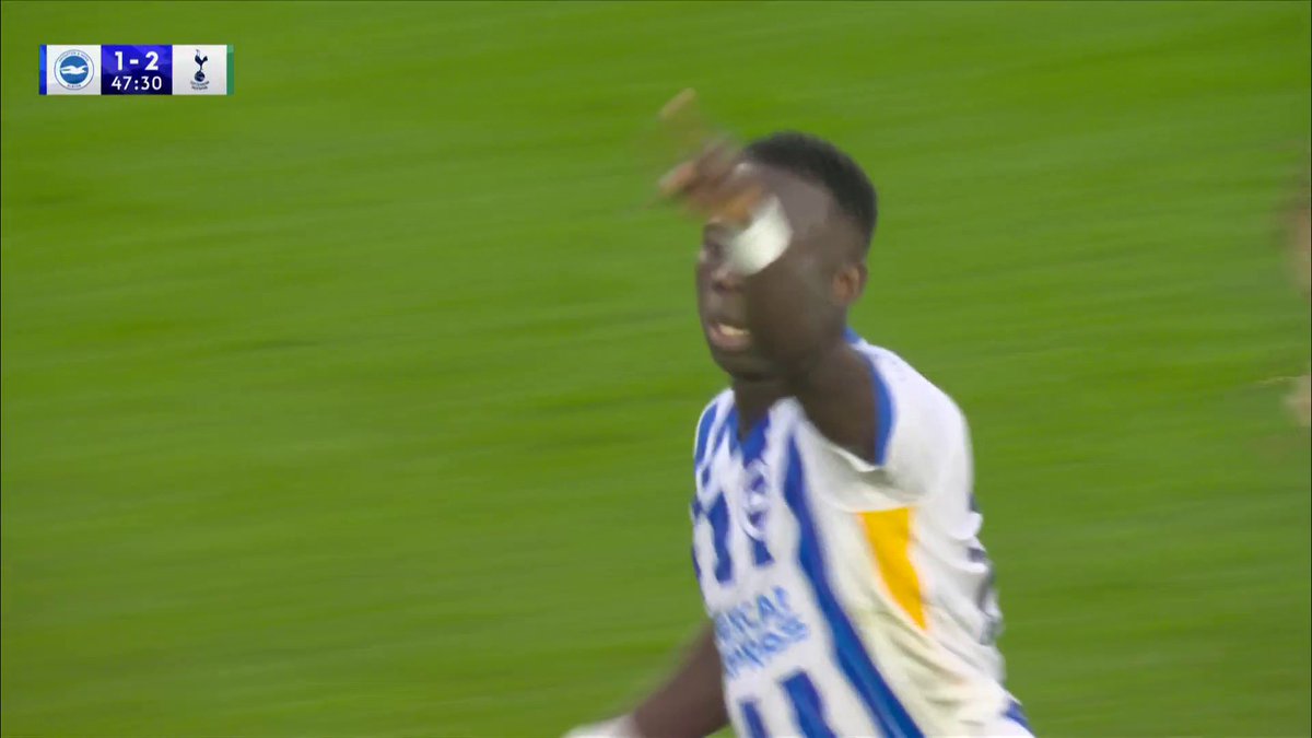 Minteh pulls one back for Brighton! 🔵