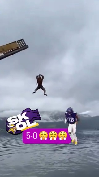 Live look at Minnesota Vikings fans enjoying the rest of their Sunday sitting at 5-0. #SKOL