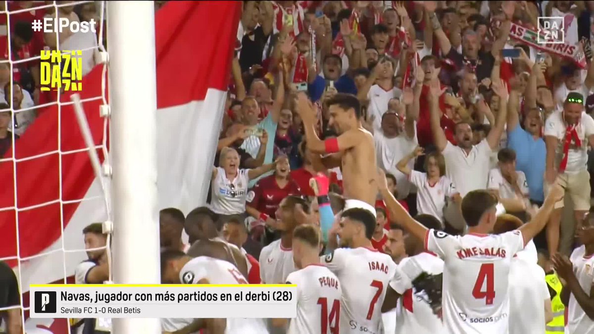 Una afición entregada a su capitán. Un equipo llevando en volandas al hombre que se deja la piel por ellos. Un hombre que ama, por encima de todo, a su Sevilla Fútbol Club. Probablemente será el último derbi de Jesús Navas y cuánto se le va a echar de menos. #ElPost ⚽️