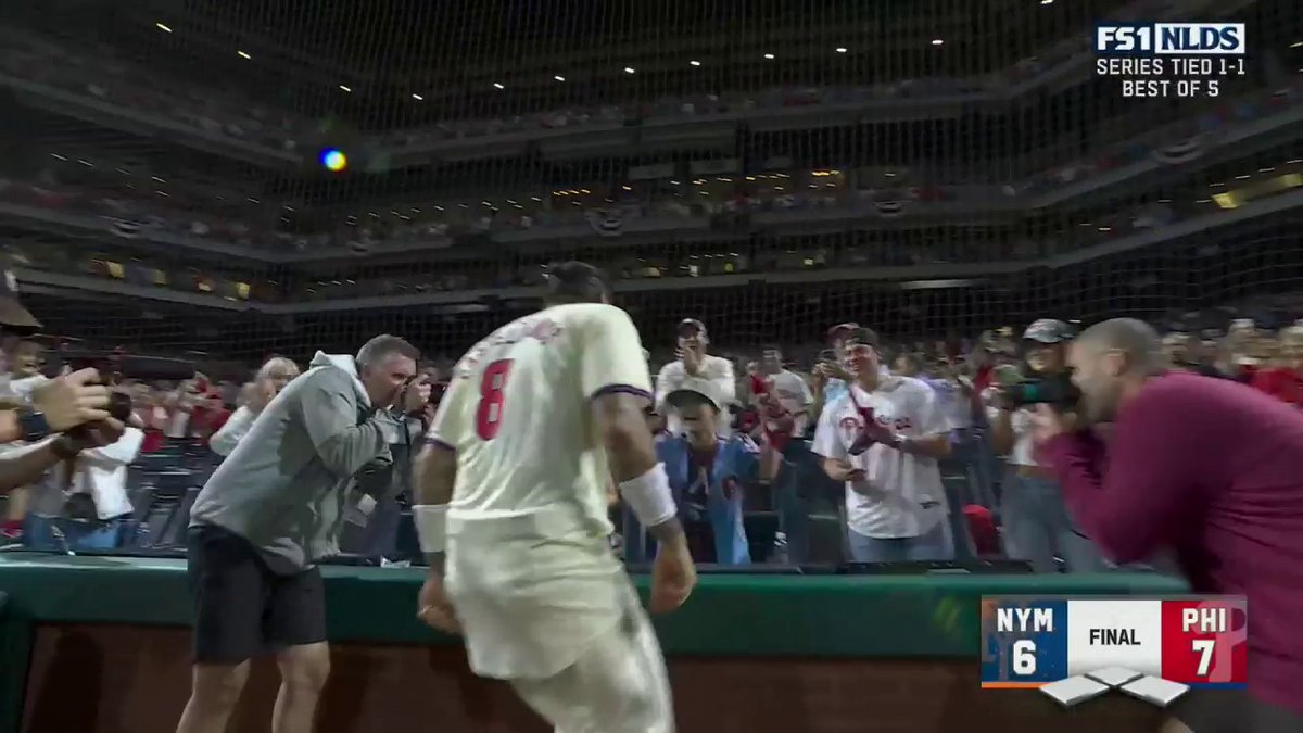 Nick Castellanos went right over to his son Liam after the walk-off 🥹